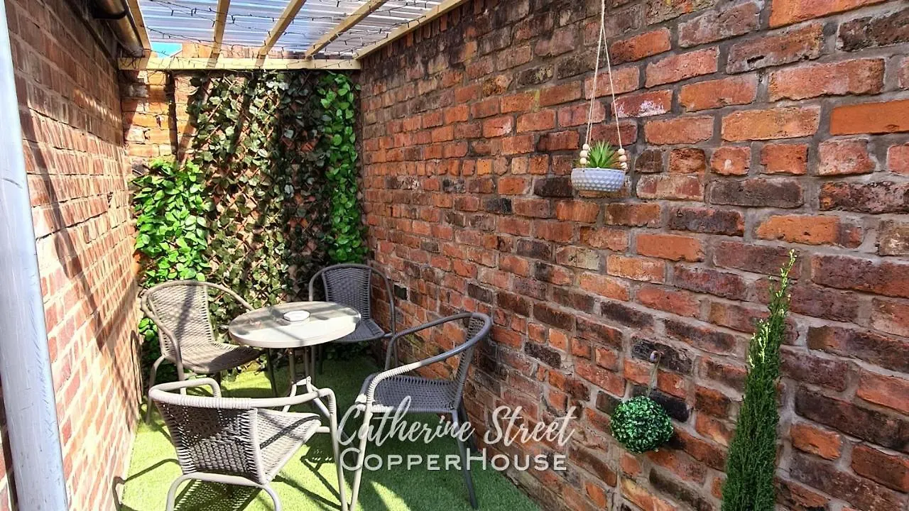Catherine Street. A Delightful Chester Town House, Close To The City! Villa