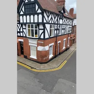 Boutique Centre With Parking Apartment