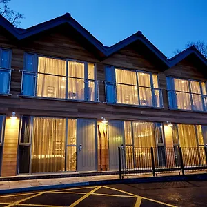 The Boathouse & Riverside Herberg